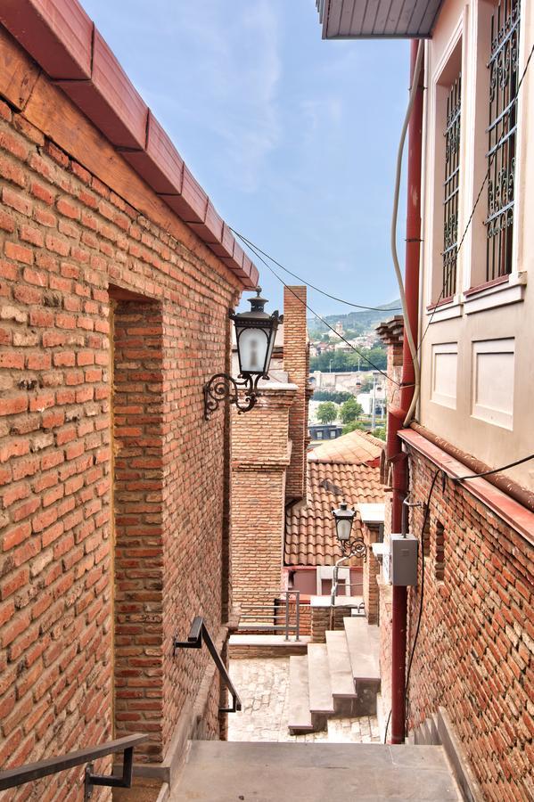 New Apartment With Amazing Views In Old Tbilisi Exterior photo