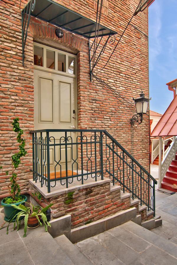 New Apartment With Amazing Views In Old Tbilisi Exterior photo
